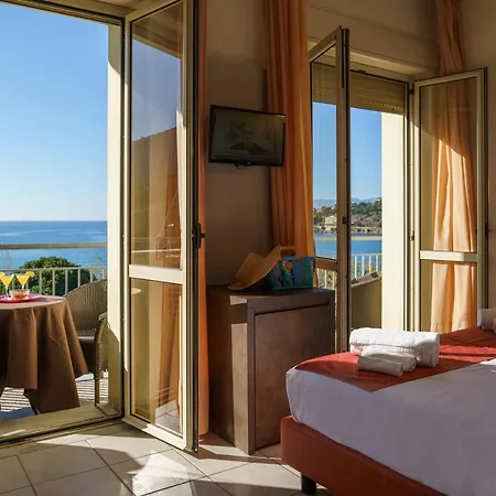 Hotel Tirreno