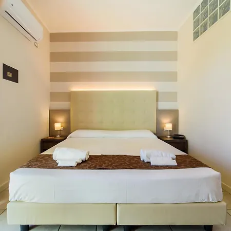 Tirreno فندق سابري