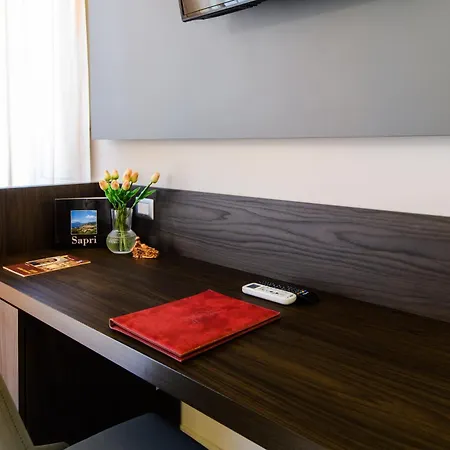 Tirreno فندق سابري