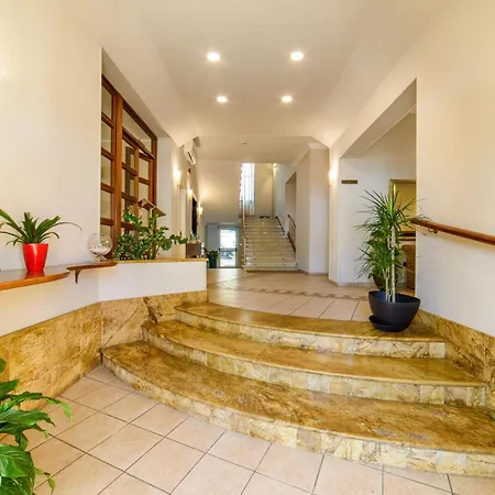 Tirreno فندق سابري