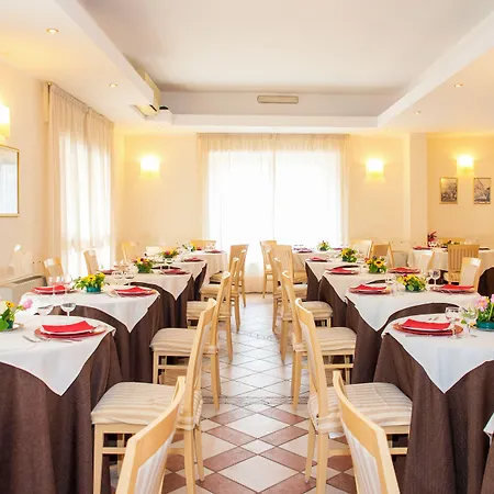 Tirreno فندق سابري