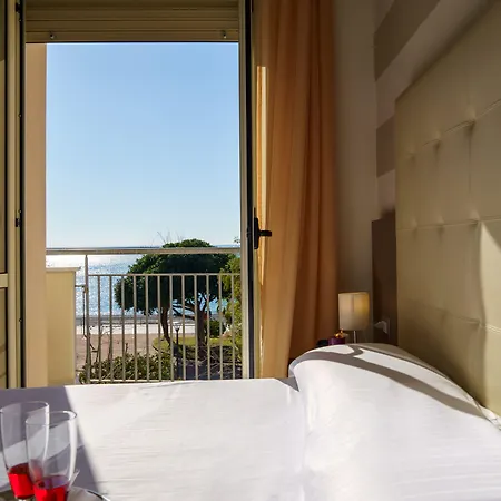 Tirreno 4* 사프리
