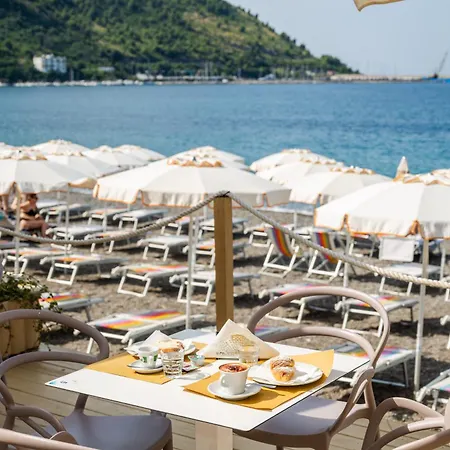 Hotel Tirreno 4*